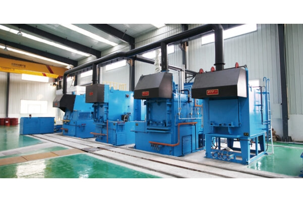 Sealed box type multipurpose gas carburizing and nitriding furnace